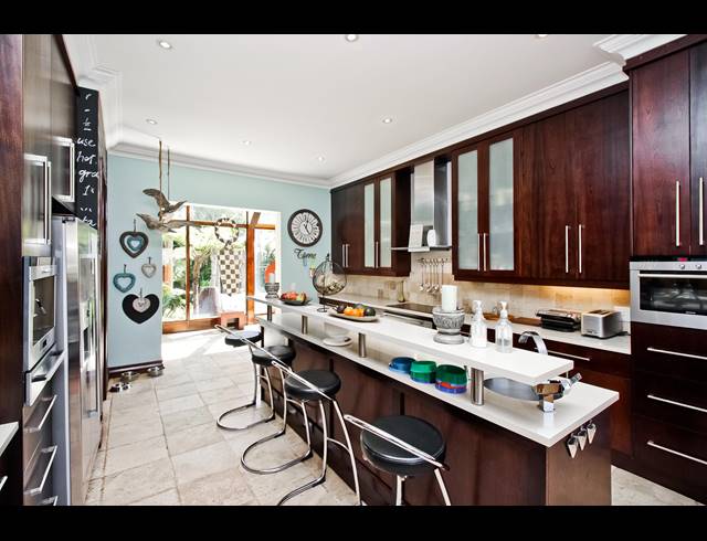 5 BEDROOM HOUSE FOR SALE IN BRYANSTON